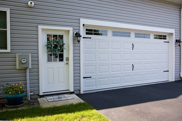 24/7 Emergency Garage Door Panel Replacement experts in Swepsonville, NC